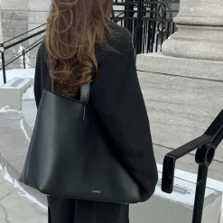 Le Danyka - Sac fourre-tout en cuir vegan noir