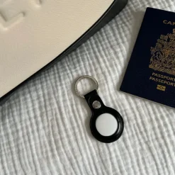 Le Levi - Étui à AirTag en cuir vegan noir