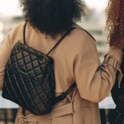 Le Sadie - Sac à dos 2-en-1 matelassé en cuir vegan noir